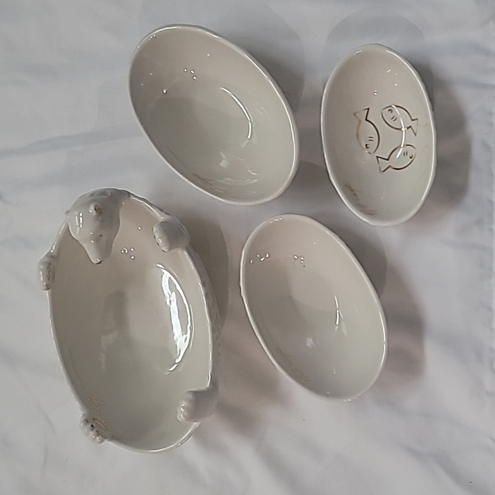 Anthropologie Polar Bear Nesting Measuring Cups set of 4 Ivory with Gold Accent